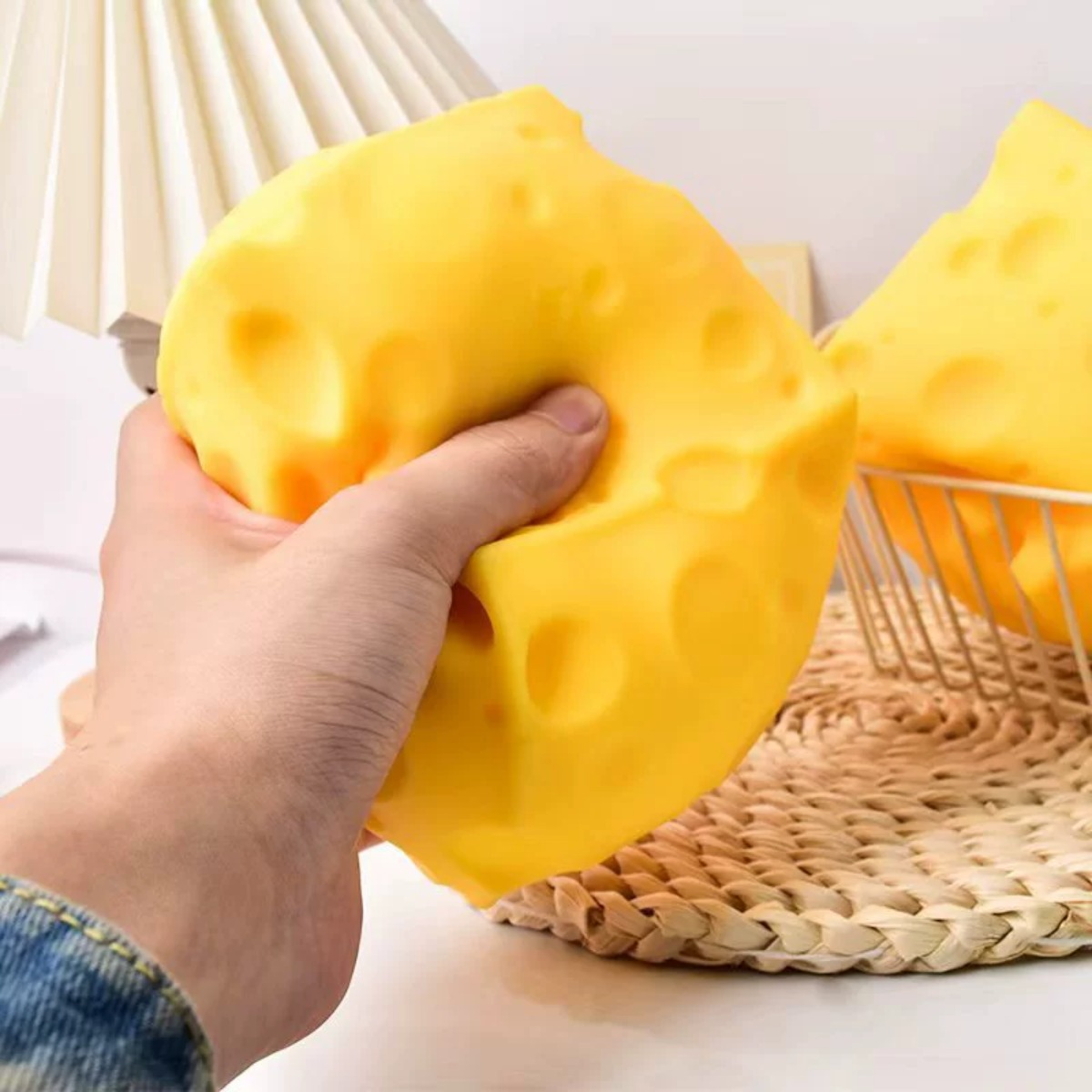 Mainan Squishy Bola Keju Pengh - Office Furniture Table ulasan dan harga
